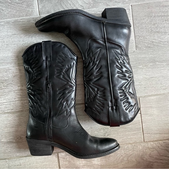 Black Leather Western Boots - Picture 4 of 15